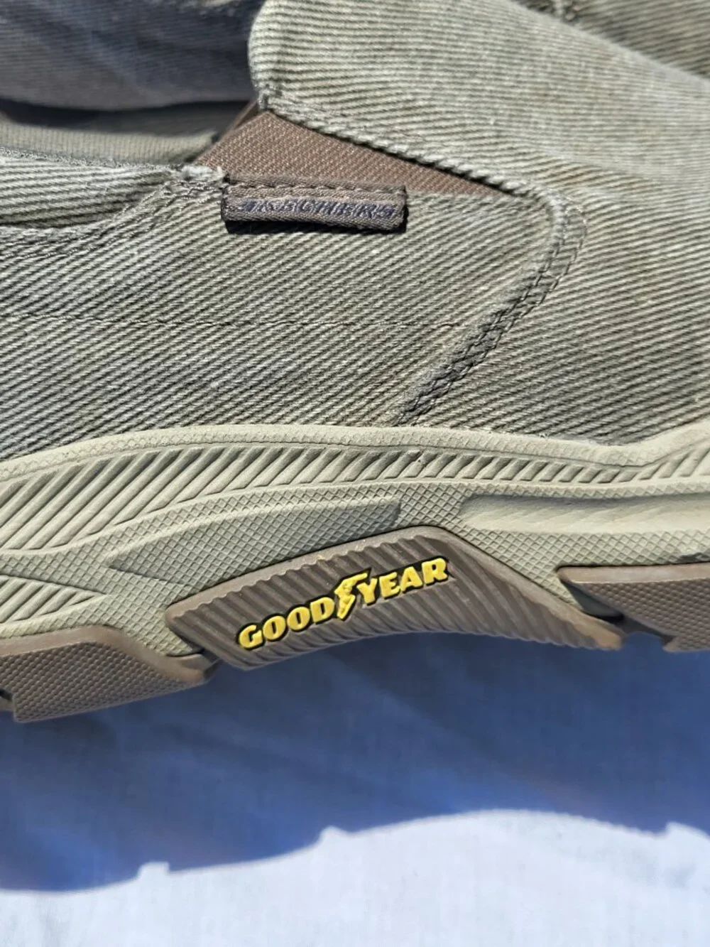 Skechers Relaxed Fit Shoes Men's 13 Air Cooled Goga Mat Arch Goodyear Slip On